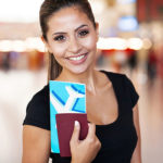 Passbilder – Frau mit Ausweis Passbilder